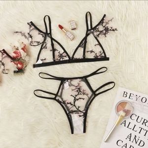 COPY - Flower Decor Lace Lingerie Set